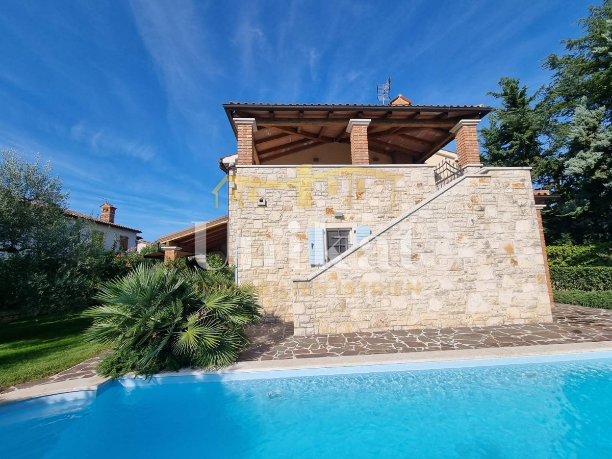 Dvojna hiša v istrskem slogu